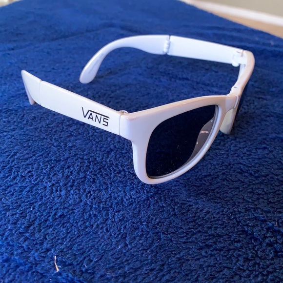 Vans Accessories - Vans folding sunglasses
